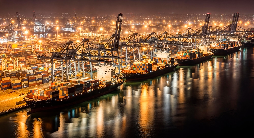 Przepustowość portów – jak opóźnienia w portach wpływają na planowanie i koszty